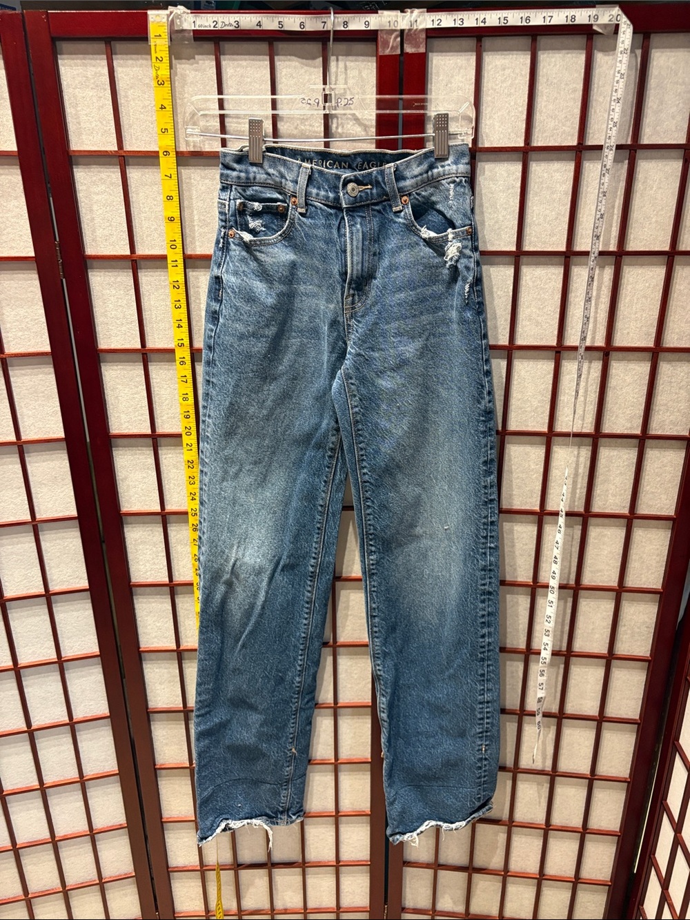 American Eagle Outfitters Straight Leg Jeans in Medium Blue Wash